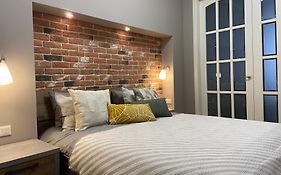 Old Town Modern Apartment